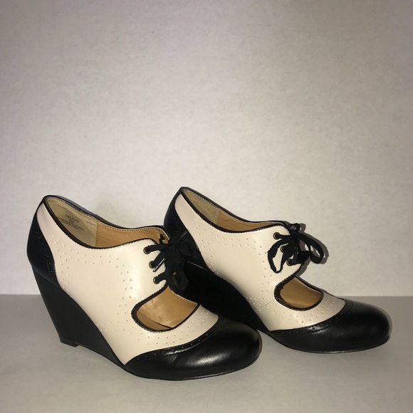 Crown Vintage Shoes - Crown Vintage Delight wedge booties